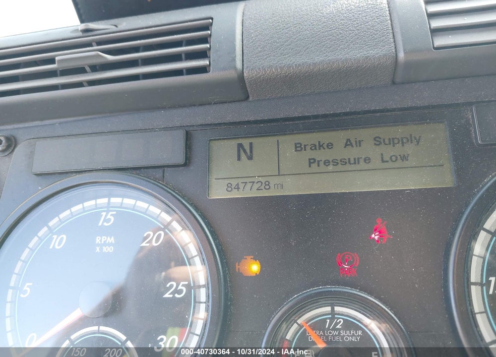 2018 FREIGHTLINER CASCADIA 125 VIN: 1FUJGLDR4JLHG7898