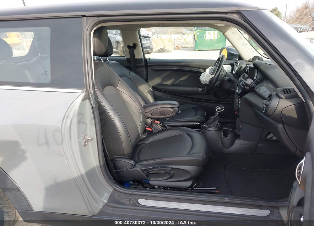 2014 MINI HARDTOP COOPER VIN: WMWXM5C51ET936820