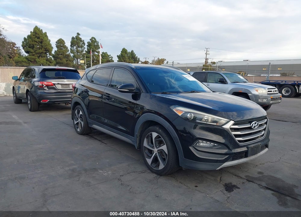 2017 HYUNDAI TUCSON SPORT VIN: KM8J33A2XHU353682
