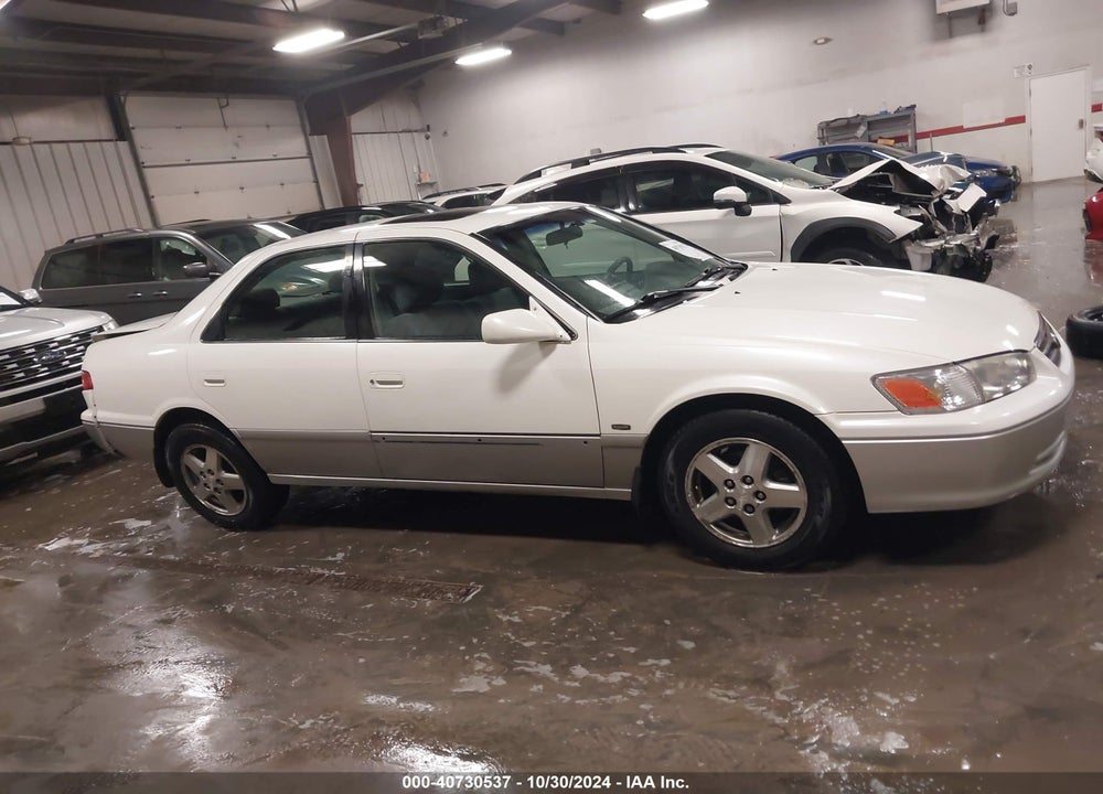 2001 TOYOTA CAMRY LE VIN: JT2BG22K210563057