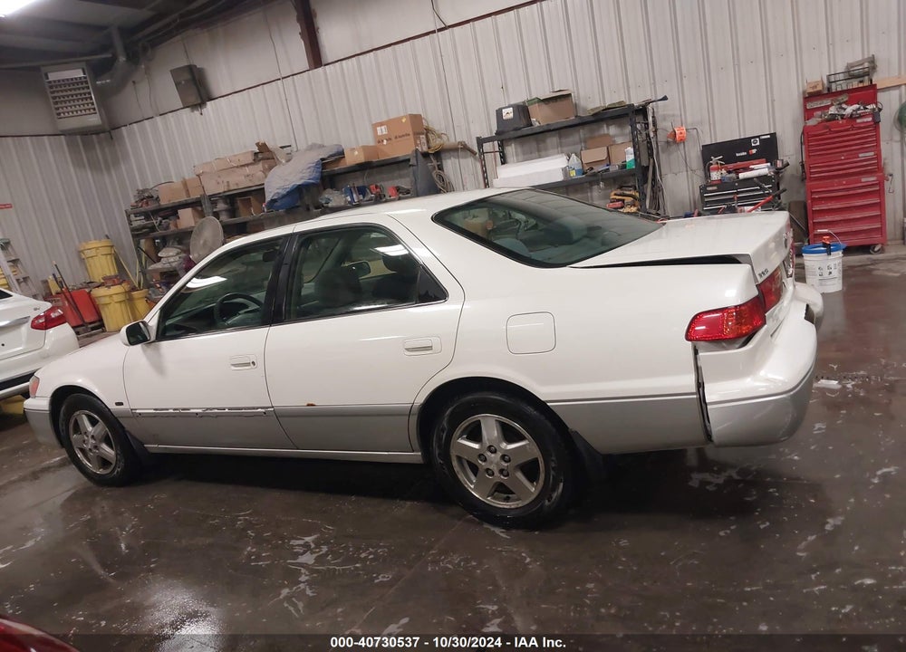 2001 TOYOTA CAMRY LE VIN: JT2BG22K210563057
