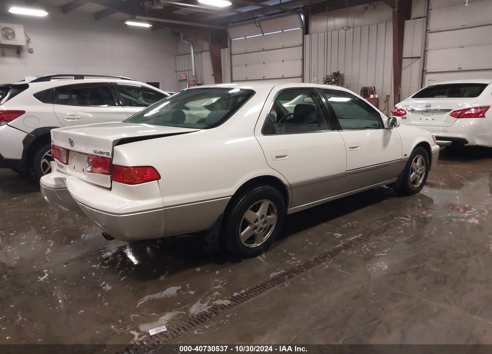 2001 TOYOTA CAMRY LE VIN: JT2BG22K210563057