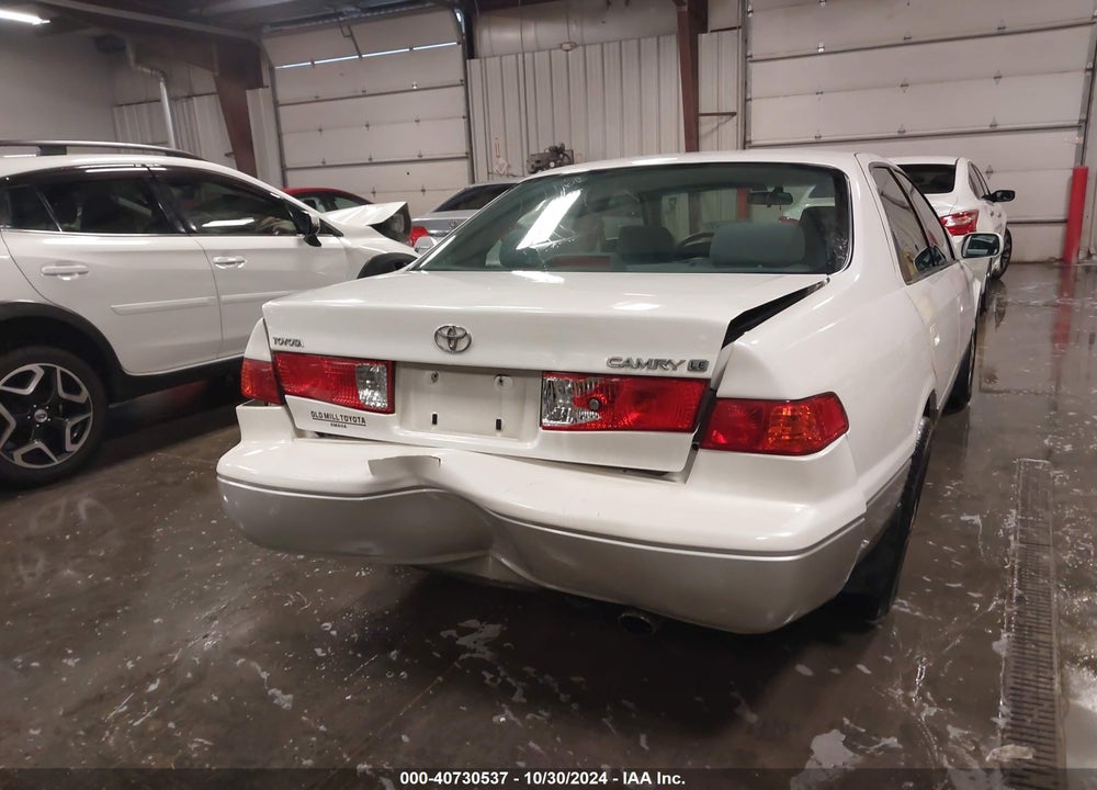 2001 TOYOTA CAMRY LE VIN: JT2BG22K210563057
