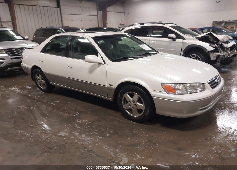 2001 TOYOTA CAMRY LE VIN: JT2BG22K210563057