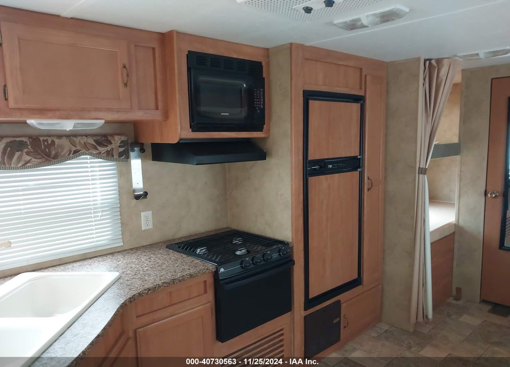 2008 KEYSTONE HIDEOUT 27SLE VIN: 4YDT27S2587202783