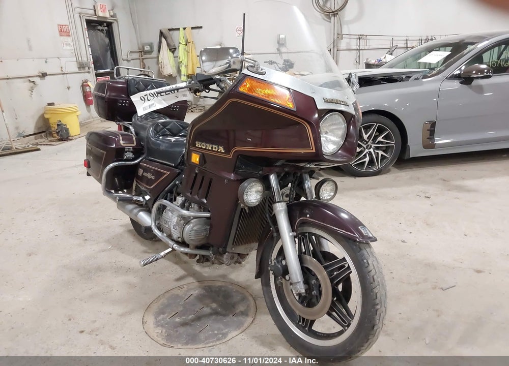 1981 HONDA GL1100 I VIN: 1HFSC0210BA114718