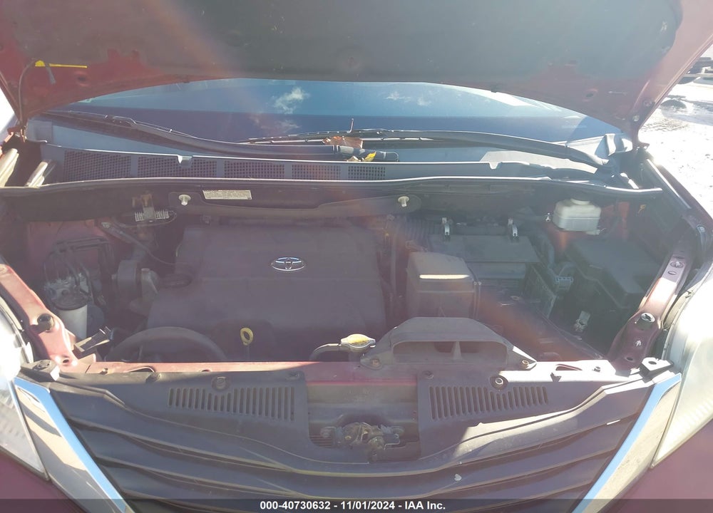 2014 TOYOTA SIENNA LE V6 8 PASSENGER VIN: 5TDKK3DC8ES496291