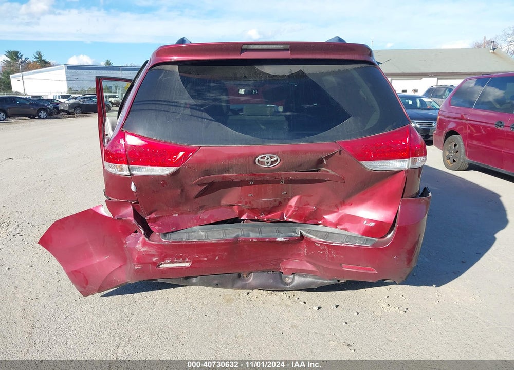 2014 TOYOTA SIENNA LE V6 8 PASSENGER VIN: 5TDKK3DC8ES496291