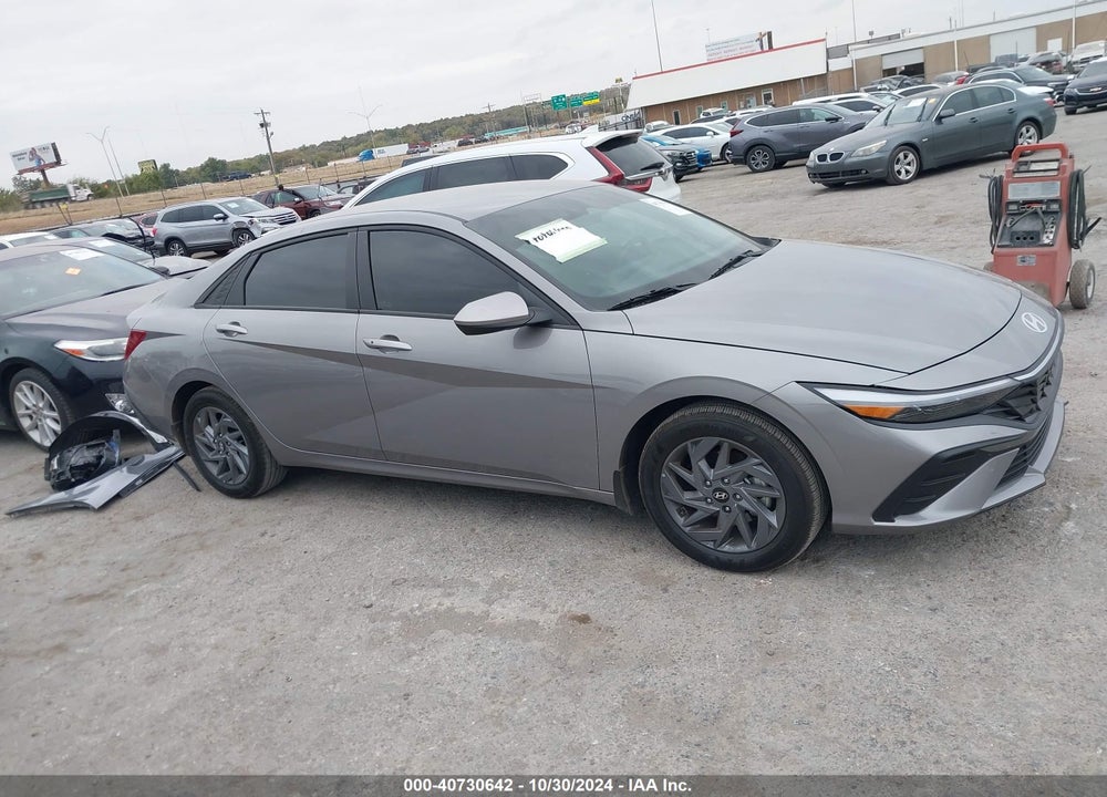 2024 HYUNDAI ELANTRA SEL VIN: KMHLM4DG9RU795437