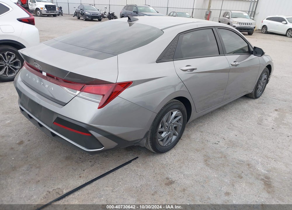 2024 HYUNDAI ELANTRA SEL VIN: KMHLM4DG9RU795437