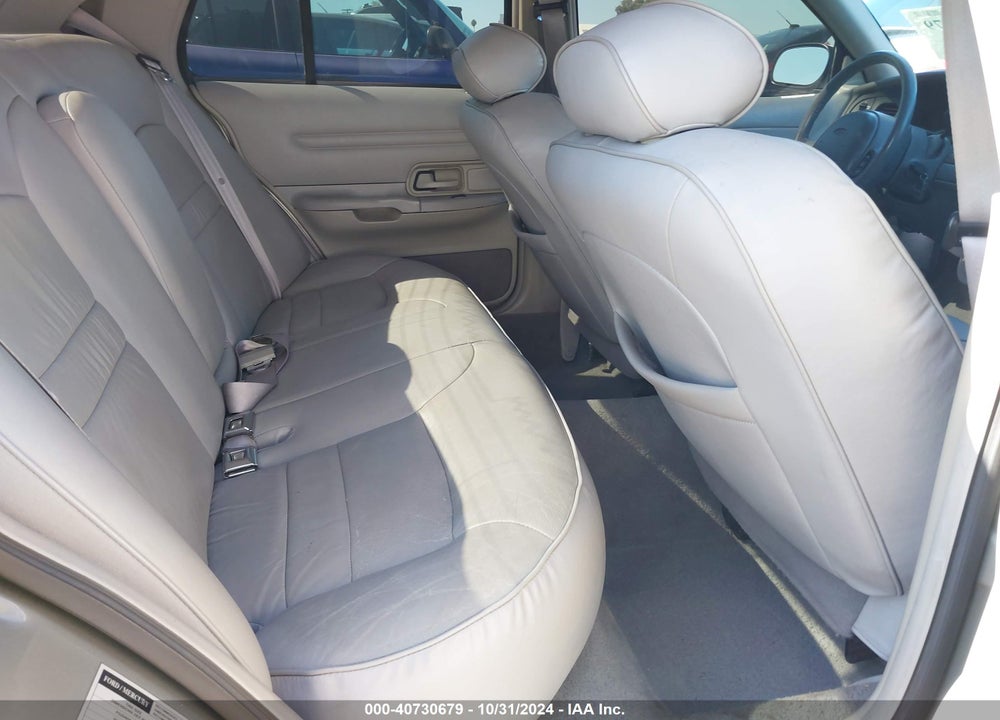 1999 FORD CROWN VICTORIA LX VIN: 2FAFP74W0XX166582