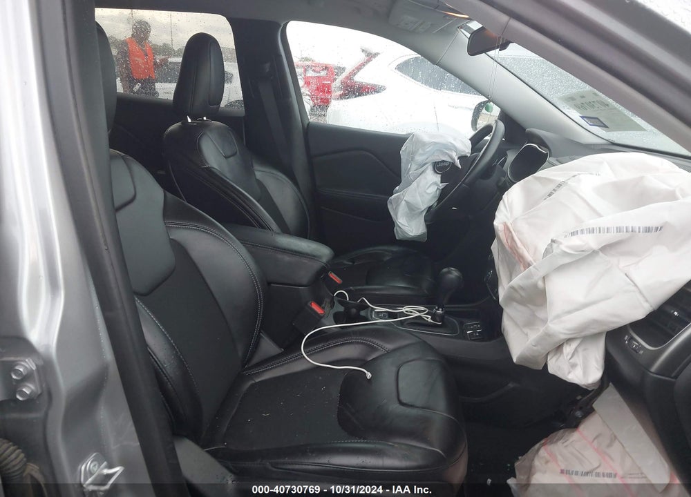 2019 JEEP CHEROKEE LATITUDE PLUS FWD VIN: 1C4PJLLB1KD296247
