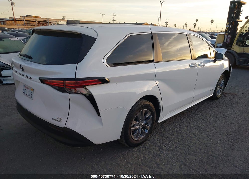 2021 TOYOTA SIENNA LE VIN: 5TDKRKEC0MS042054