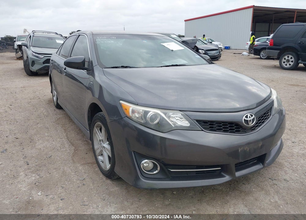 2013 TOYOTA CAMRY SE VIN: 4T1BF1FK2DU290791