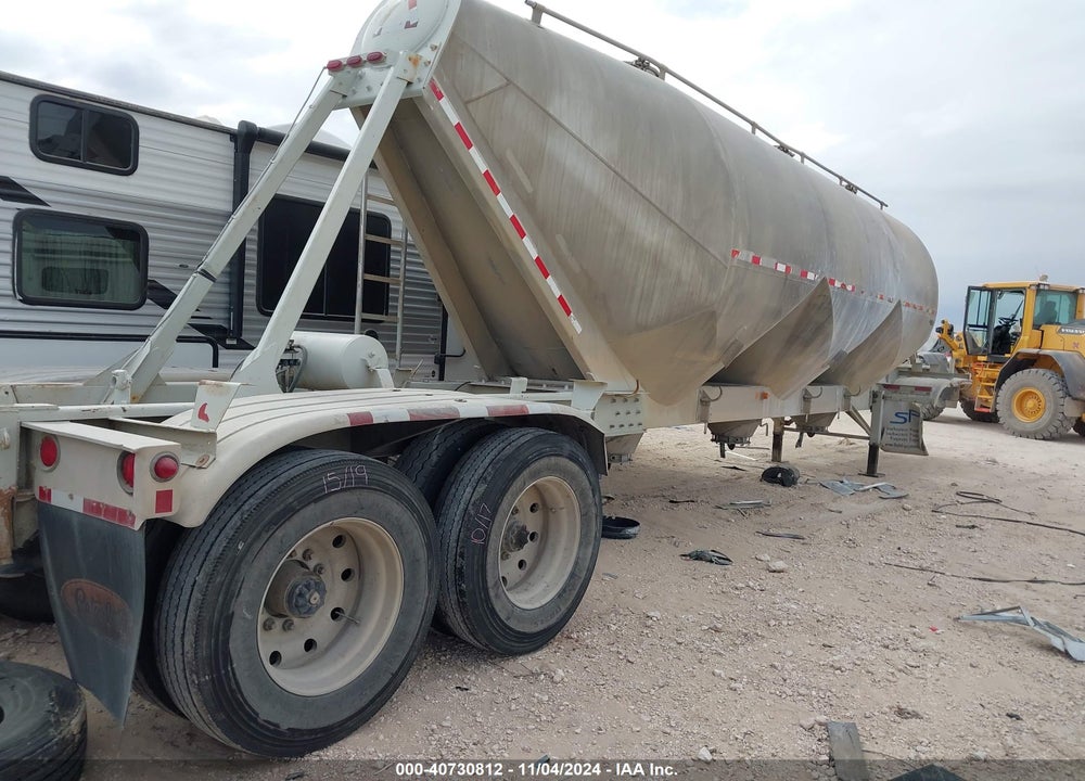1995 LBT INC FREUHAUF VIN: 4J8B04325ST019701
