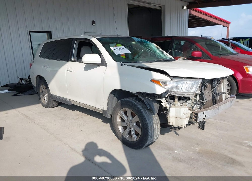 2011 TOYOTA HIGHLANDER BASE V6 VIN: 5TDZK3EH5BS045114
