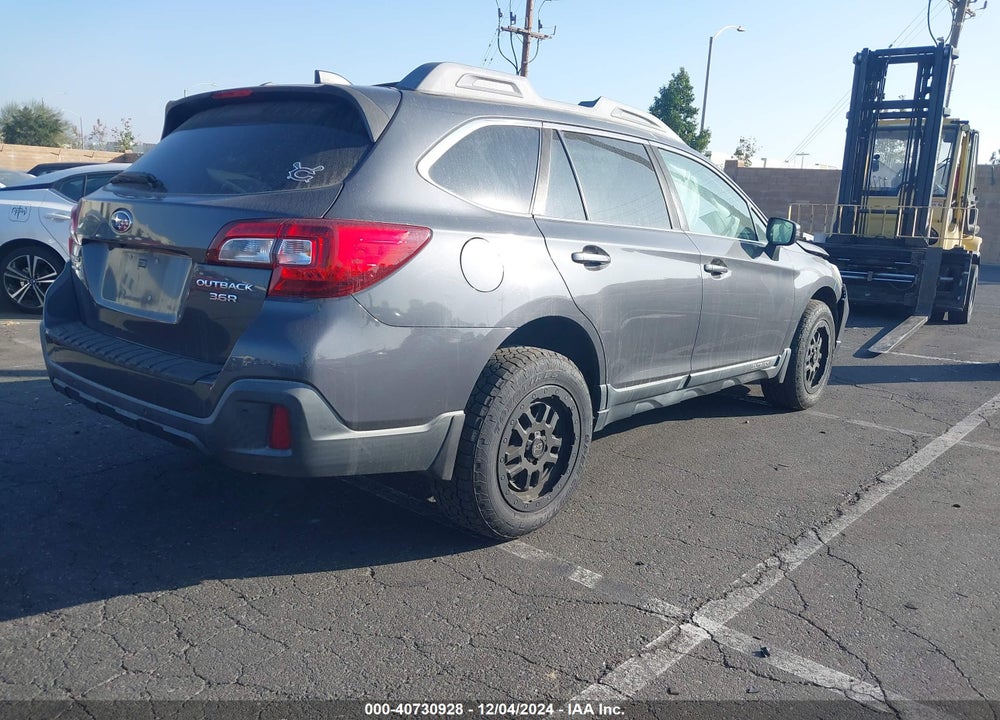 2018 SUBARU OUTBACK LIMITED VIN: 4S4BSENC3J3206296