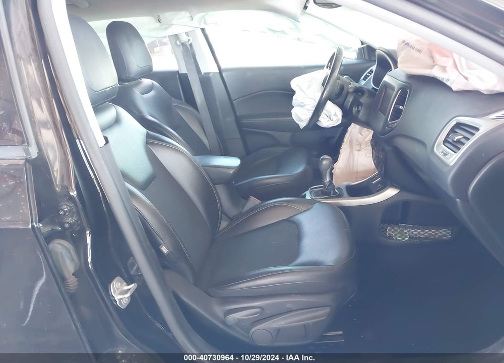 2018 JEEP COMPASS LATITUDE FWD VIN: 3C4NJCBB1JT211232