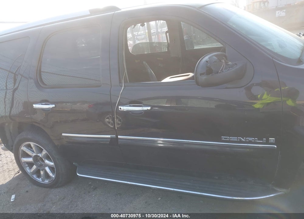 2007 GMC YUKON DENALI VIN: 1GKFK63827J180664
