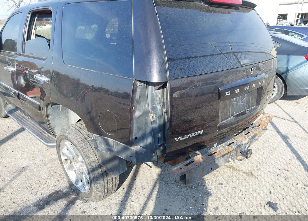 2007 GMC YUKON DENALI VIN: 1GKFK63827J180664