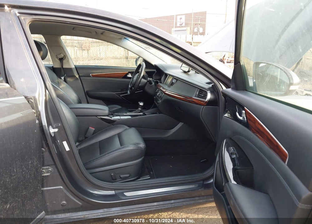 2017 KIA CADENZA VIN: KNALB4J17H5072492
