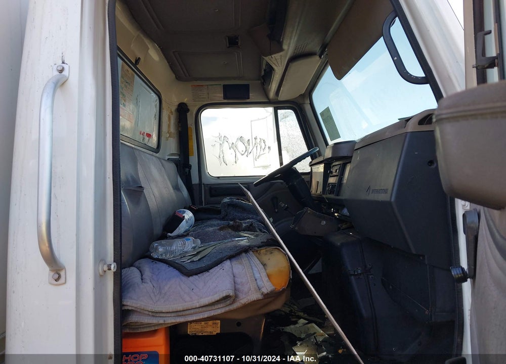 2001 INTERNATIONAL 4000 4700 VIN: 1HTSCAAMX1H381837