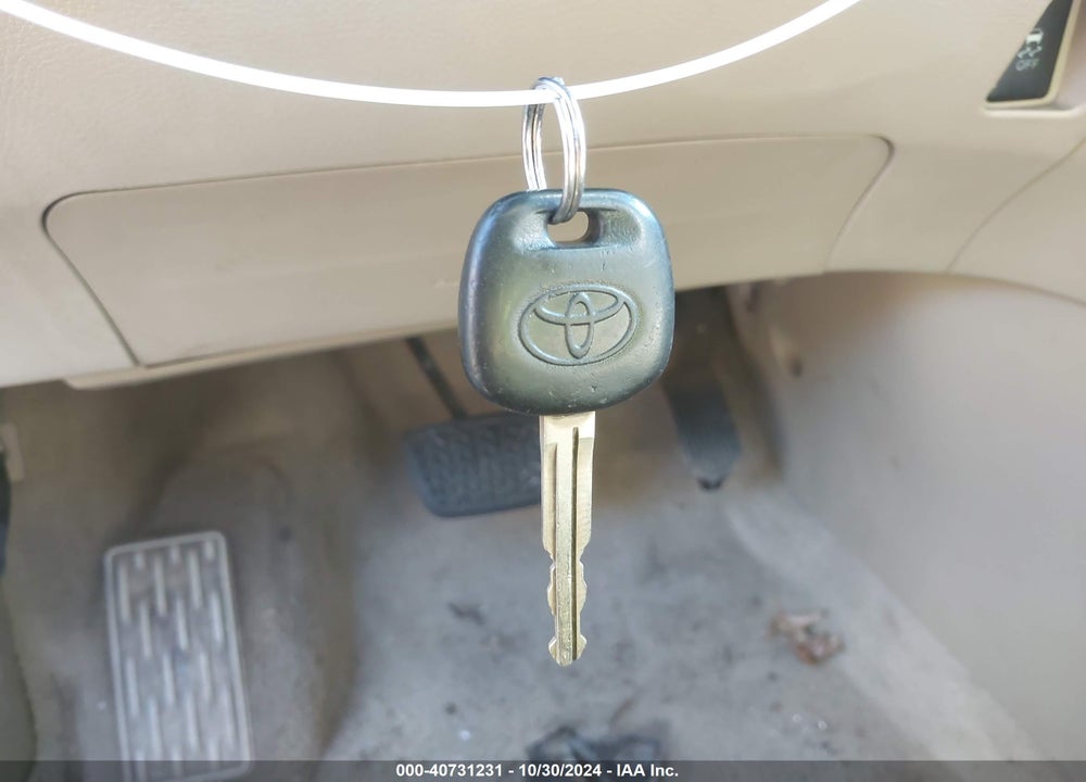 2010 TOYOTA HIGHLANDER BASE V6 VIN: 5TDBK3EH6AS027561
