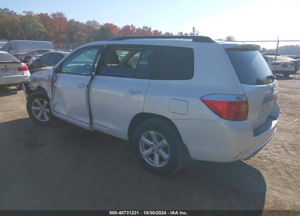 2010 TOYOTA HIGHLANDER BASE V6 VIN: 5TDBK3EH6AS027561
