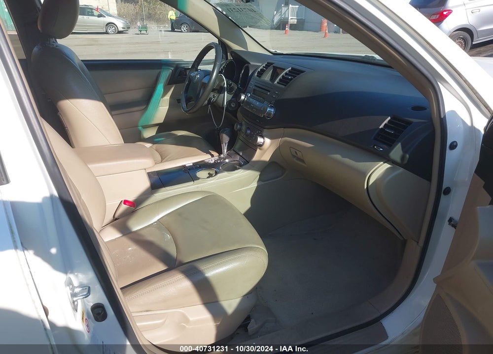 2010 TOYOTA HIGHLANDER BASE V6 VIN: 5TDBK3EH6AS027561