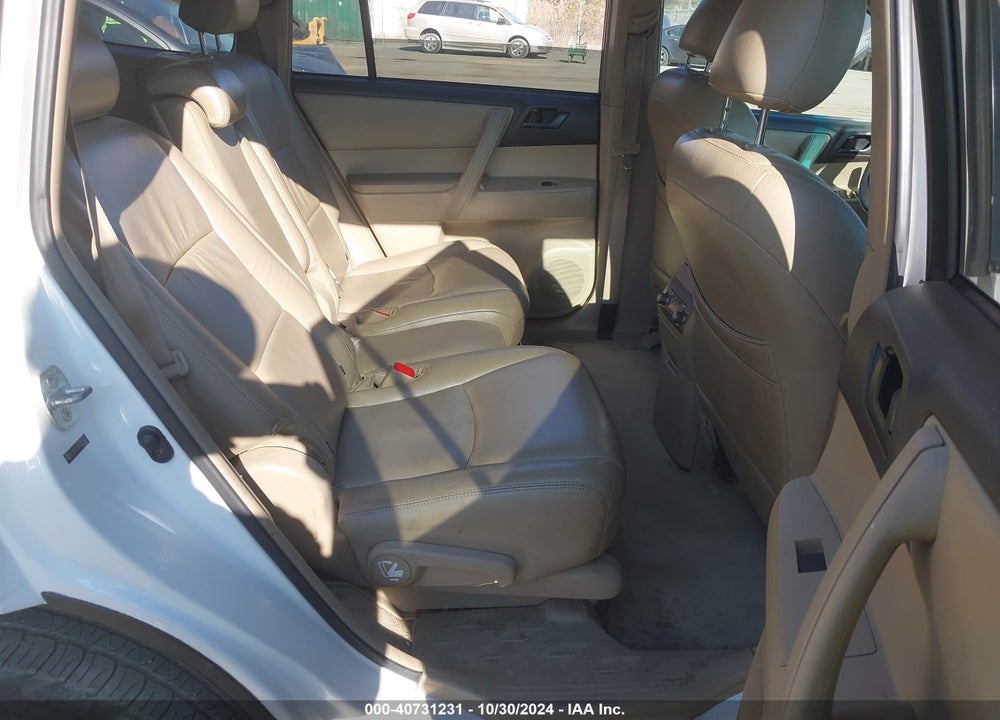 2010 TOYOTA HIGHLANDER BASE V6 VIN: 5TDBK3EH6AS027561