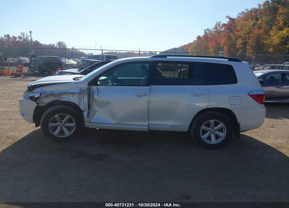 2010 TOYOTA HIGHLANDER BASE V6 VIN: 5TDBK3EH6AS027561