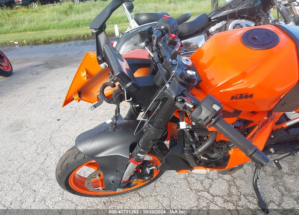 2024 KTM 390 RC VIN: MD2JYJ400RN209214