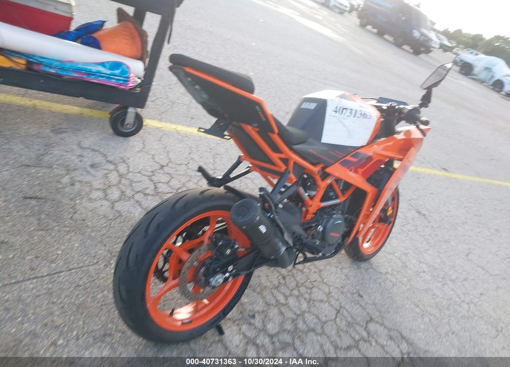 2024 KTM 390 RC VIN: MD2JYJ400RN209214