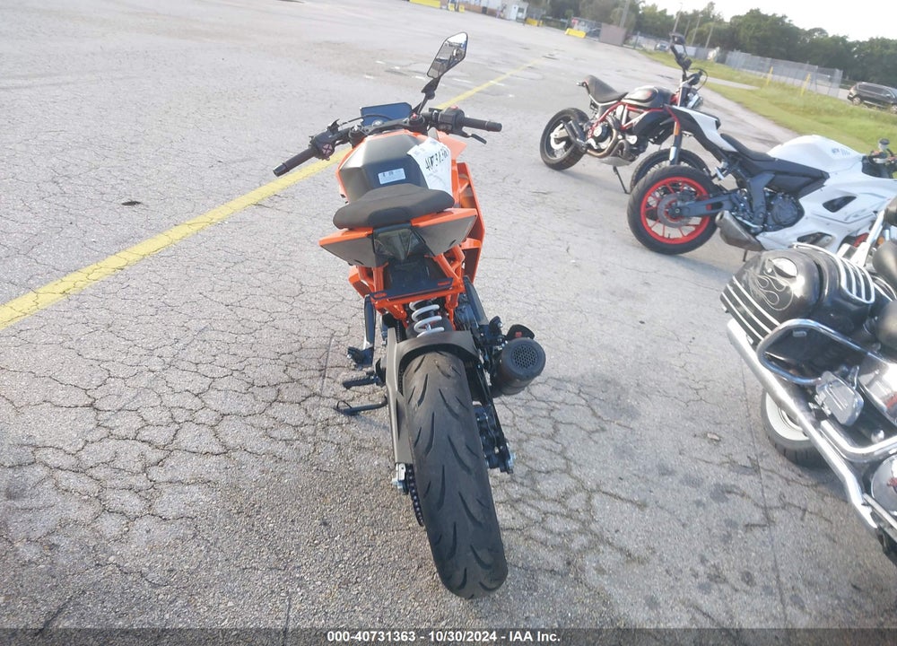2024 KTM 390 RC VIN: MD2JYJ400RN209214
