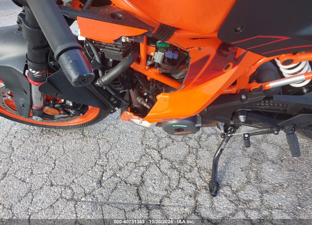2024 KTM 390 RC VIN: MD2JYJ400RN209214