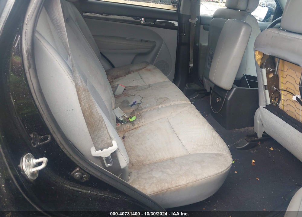 2012 KIA SORENTO LX VIN: 5XYKT3A12CG258690