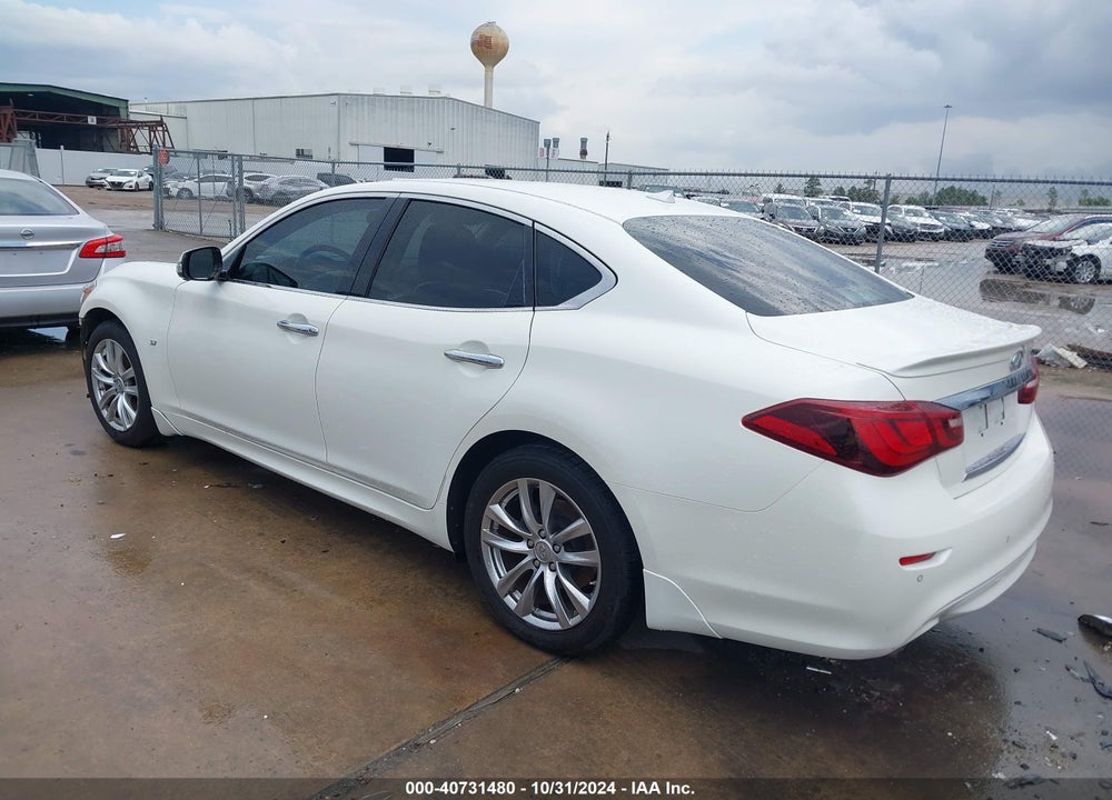 2017 INFINITI Q70 3.7 VIN: JN1BY1AP5HM741660