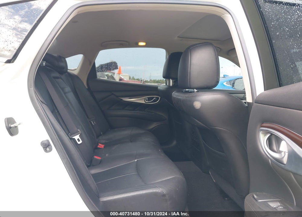 2017 INFINITI Q70 3.7 VIN: JN1BY1AP5HM741660