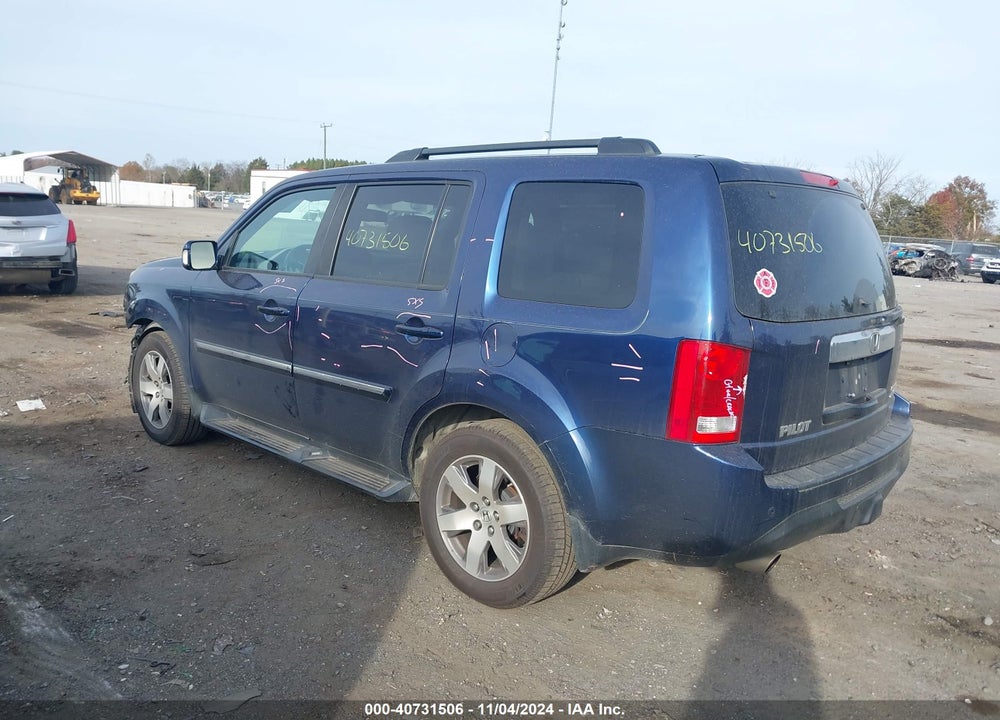 2015 HONDA PILOT TOURING VIN: 5FNYF4H92FB005142
