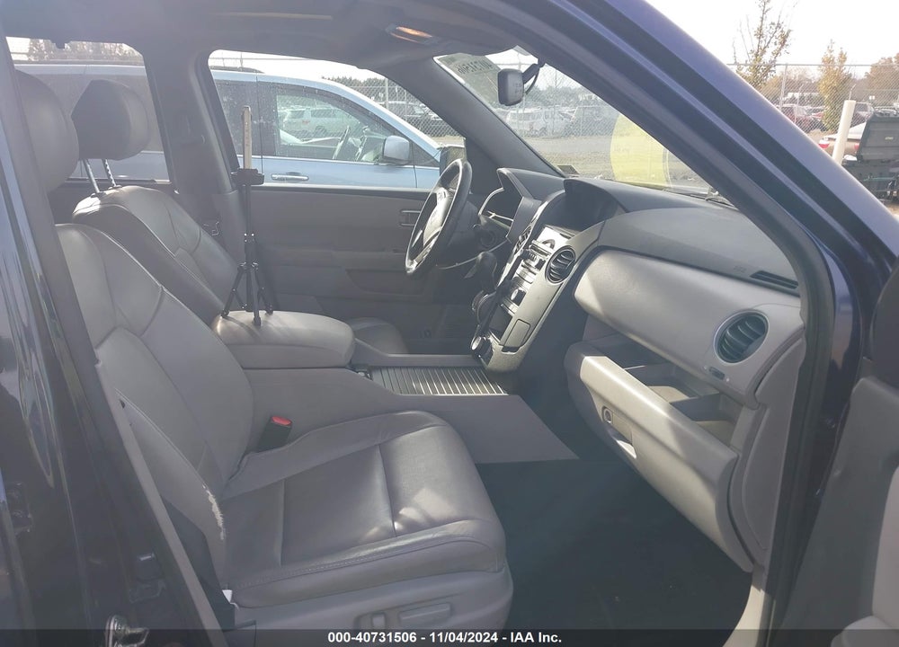 2015 HONDA PILOT TOURING VIN: 5FNYF4H92FB005142