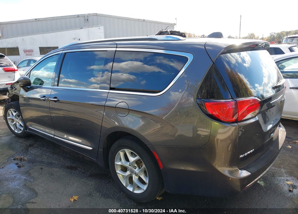 2017 CHRYSLER PACIFICA TOURING L PLUS VIN: 2C4RC1EG4HR669433