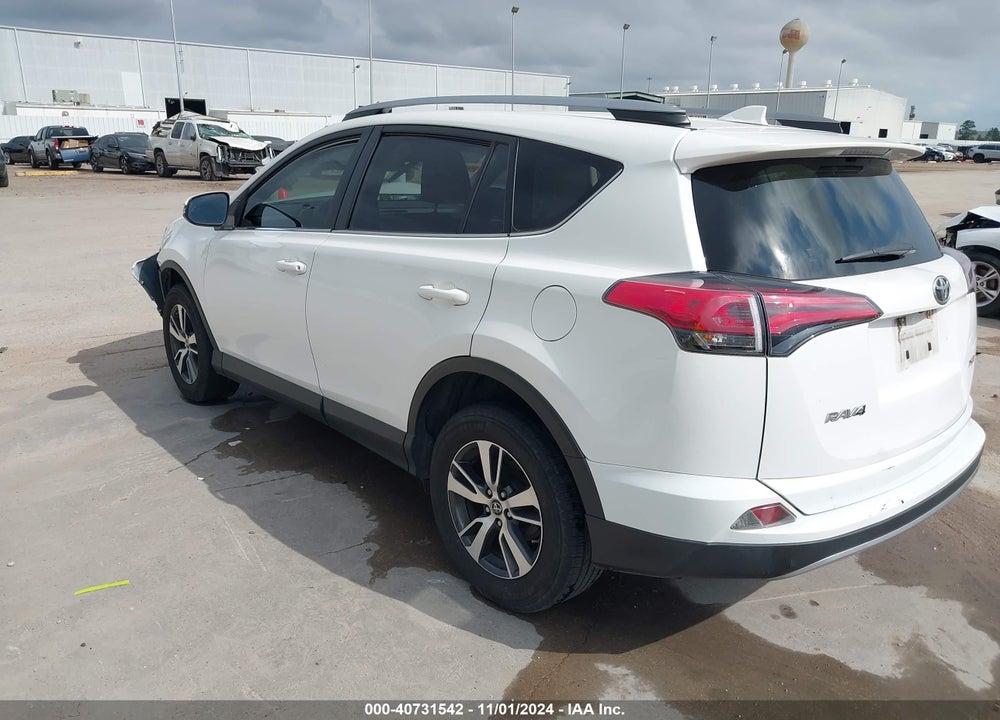 2018 TOYOTA RAV4 ADVENTURE/XLE VIN: JTMWFREV0JD125415