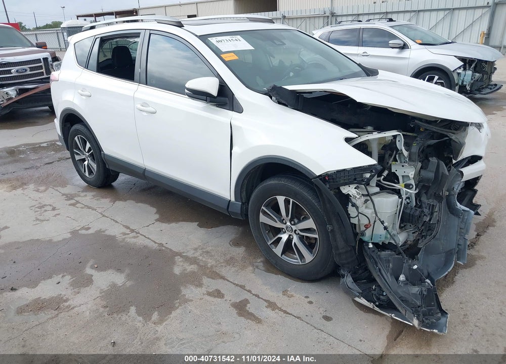 2018 TOYOTA RAV4 ADVENTURE/XLE VIN: JTMWFREV0JD125415
