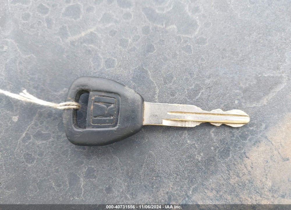2002 HONDA ACCORD 2.3 SE VIN: 1HGCG320X2A013411