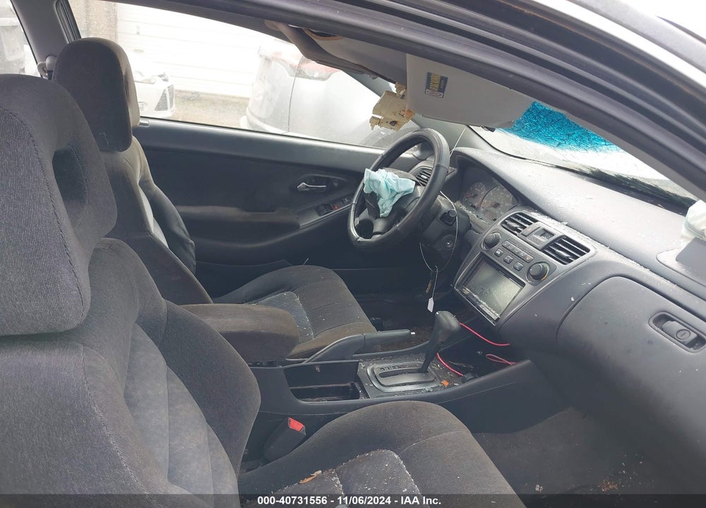 2002 HONDA ACCORD 2.3 SE VIN: 1HGCG320X2A013411