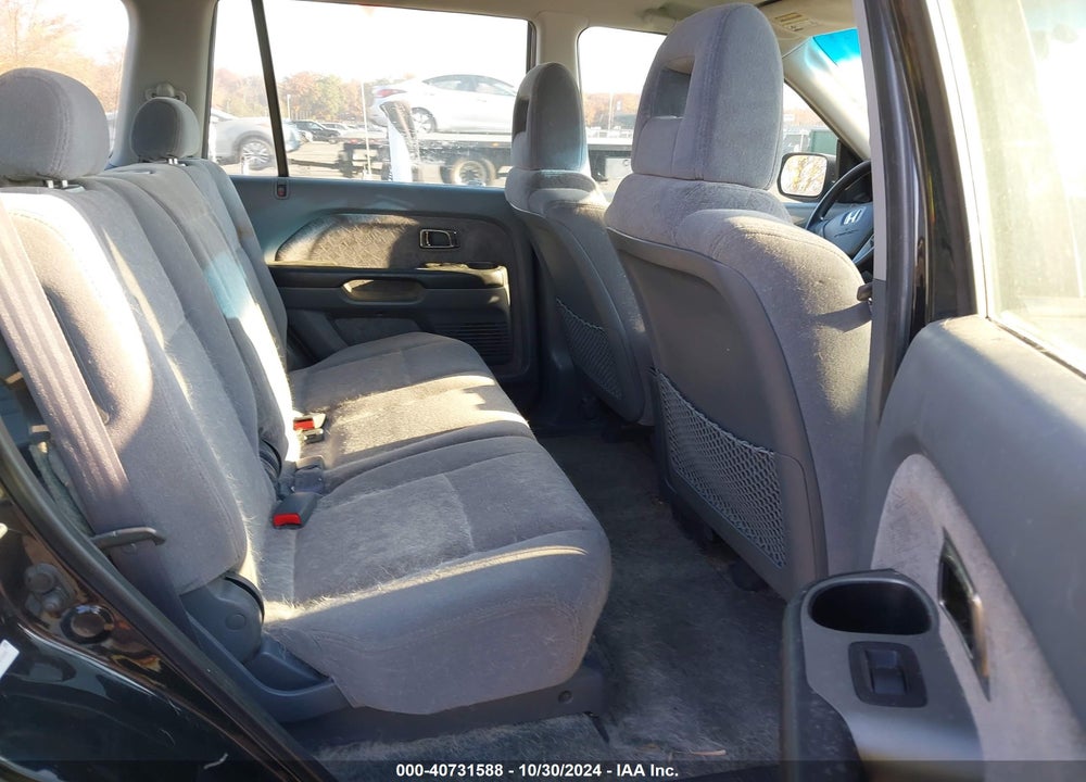 2004 HONDA PILOT LX VIN: 2HKYF18194H619208