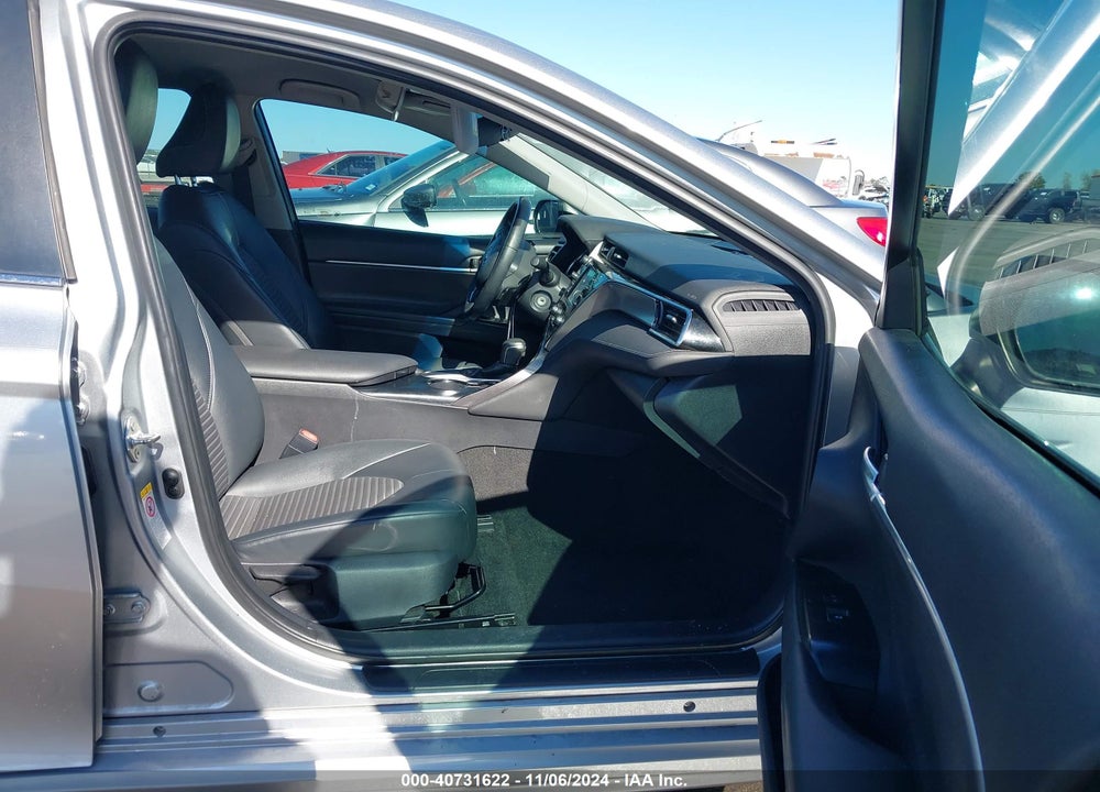 2018 TOYOTA CAMRY SE VIN: 4T1B11HK0JU666265