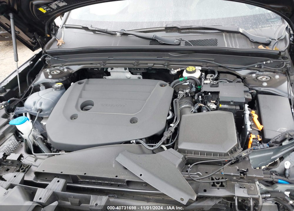 2024 VOLVO XC40 B5 ULTIMATE BRIGHT THEME VIN: YV4L12UF9R2361035