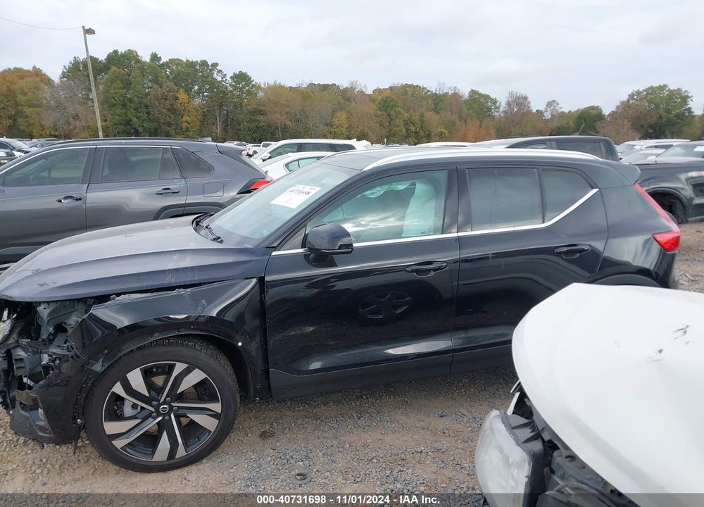 2024 VOLVO XC40 B5 ULTIMATE BRIGHT THEME VIN: YV4L12UF9R2361035