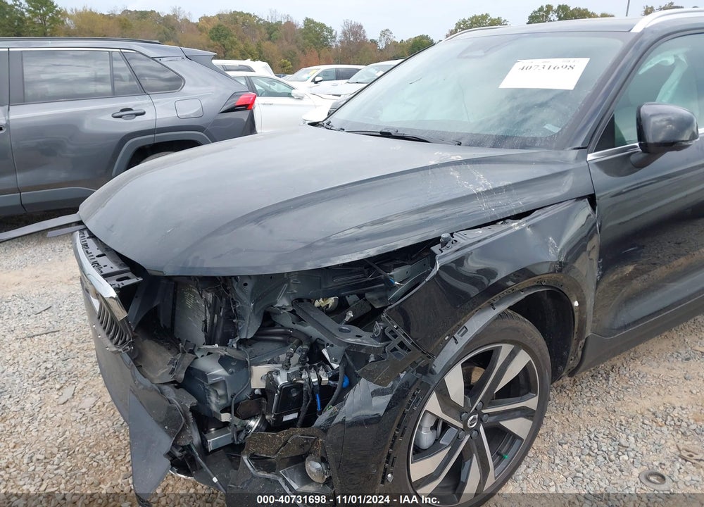 2024 VOLVO XC40 B5 ULTIMATE BRIGHT THEME VIN: YV4L12UF9R2361035